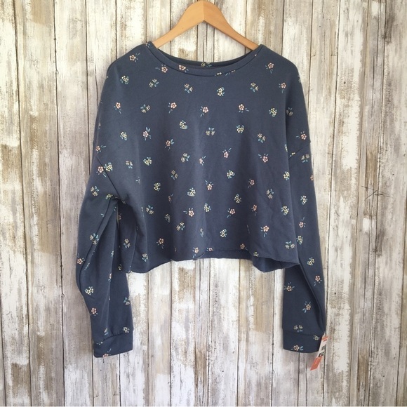 NWT Colsie Floral Crop Sweatshirt - Picture 1 of 4